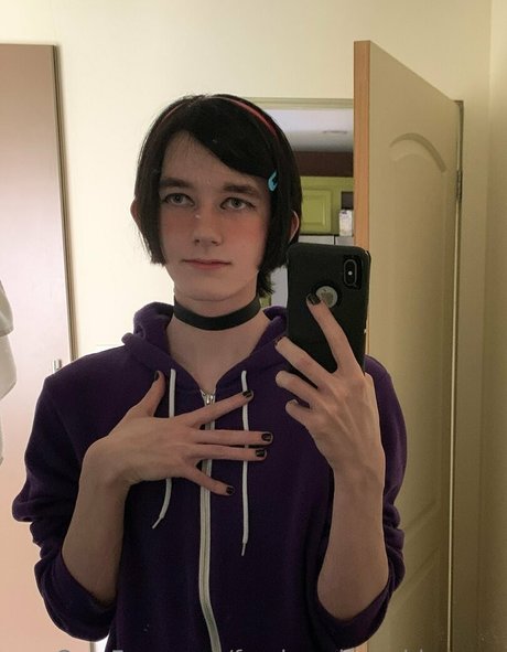 Femboycherryblossom
