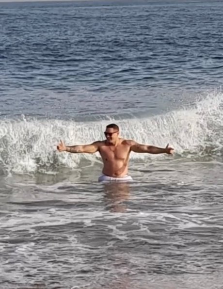 Foto desnuda filtrada de OnlyFans de Milan Thomson