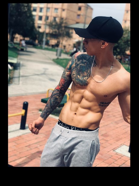 Foto desnuda filtrada de OnlyFans de Cesarmartinez95