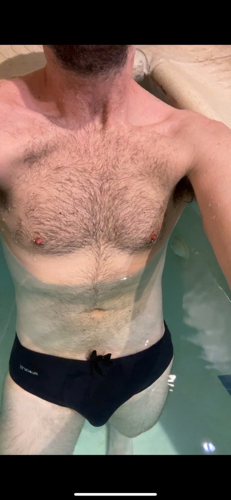 Foto desnuda filtrada de OnlyFans de Aaron