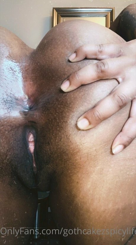 Foto desnuda filtrada de OnlyFans de Gothcakezspicylife