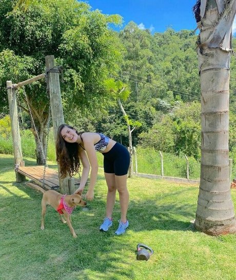 Foto desnuda filtrada de OnlyFans de Livia Inhudes