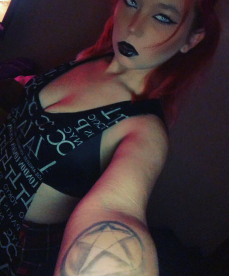 Foto desnuda filtrada de OnlyFans de Devillust69