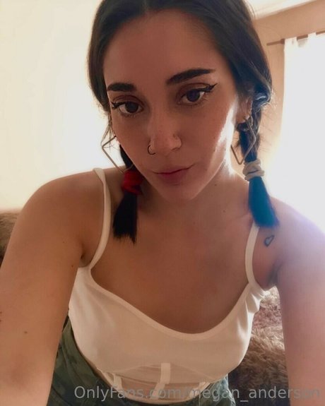 Megan_anderson