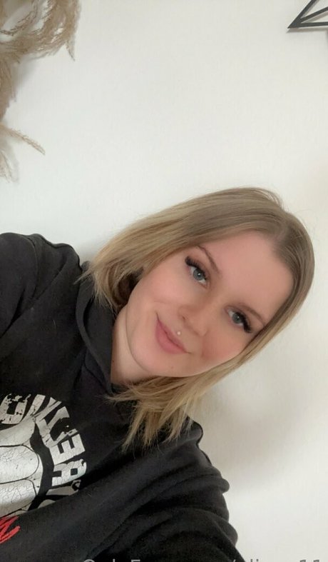 Foto desnuda filtrada de OnlyFans de Alicee11