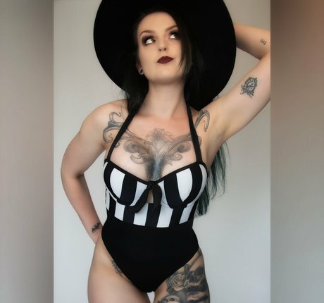 Foto desnuda filtrada de OnlyFans de Orcuslillium