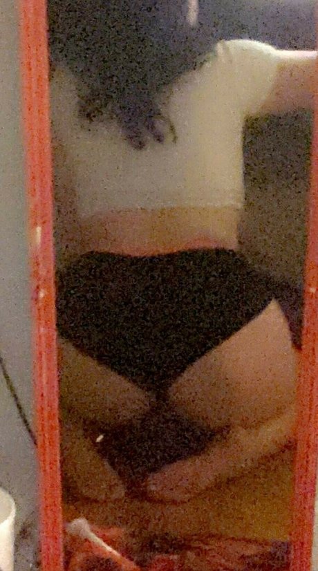 Foto desnuda filtrada de OnlyFans de Toiletseatshawty