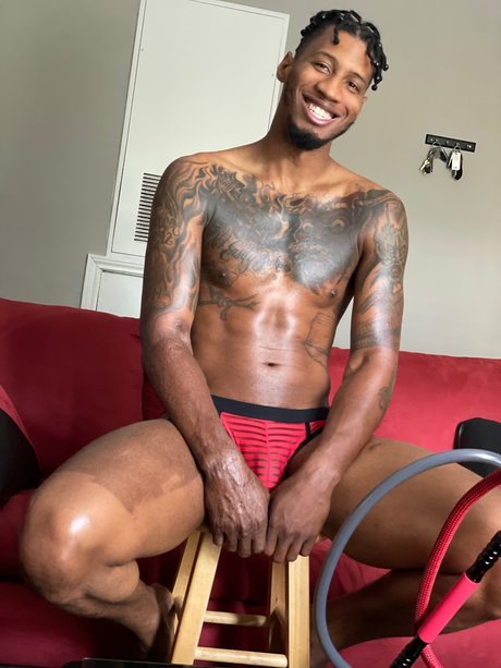 Foto desnuda filtrada de OnlyFans de Officialstaxxx