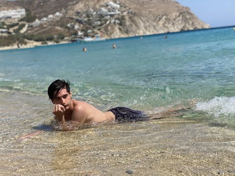 Foto desnuda filtrada de OnlyFans de Alexander Hudson