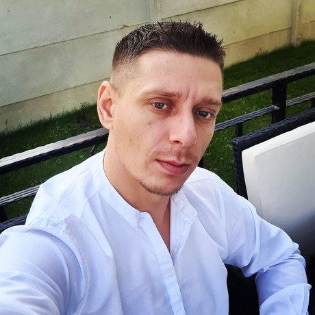 Foto desnuda filtrada de OnlyFans de Petrut Gabriel Butnariu