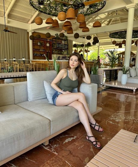 Sasha Emiri Foto desnuda filtrada de OnlyFans de Sasha Emiri #35