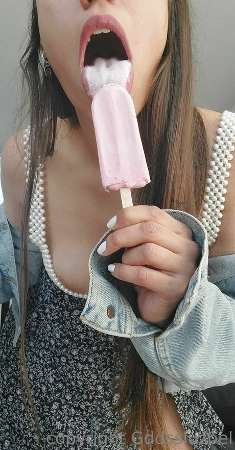 Foto desnuda filtrada de OnlyFans de Gddssluzbel
