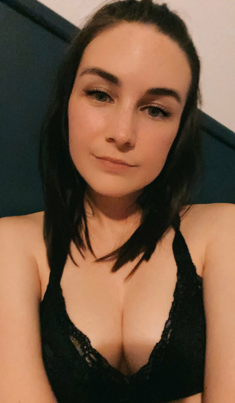 Foto desnuda filtrada de OnlyFans de Embertay