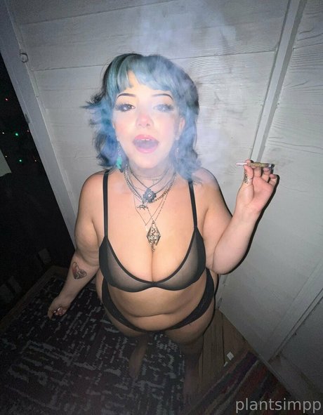 Foto desnuda filtrada de OnlyFans de Plantsimpp