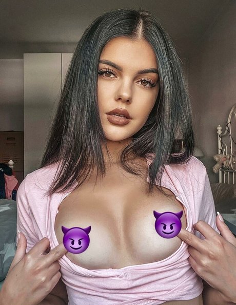 Foto desnuda filtrada de OnlyFans de Lara Winter