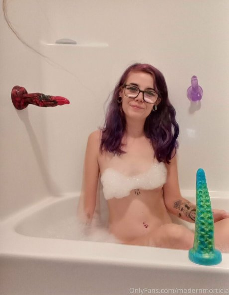 Modernmorticia