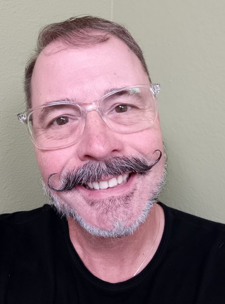 St Pete Kilted Painter