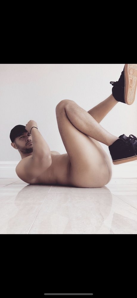 Foto desnuda filtrada de OnlyFans de Kaleb  Papi Papi 