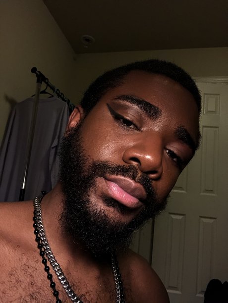 Foto desnuda filtrada de OnlyFans de Hopeless Romantic