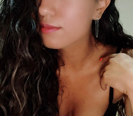 Foto desnuda filtrada de OnlyFans de Kyana