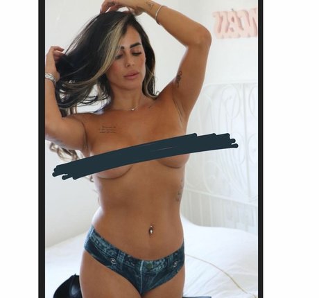 Foto desnuda filtrada de OnlyFans de Alin Levi