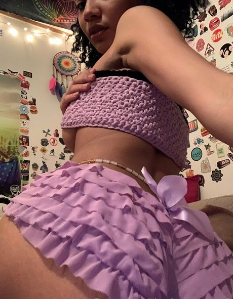 Foto desnuda filtrada de OnlyFans de Tinybabysmol2