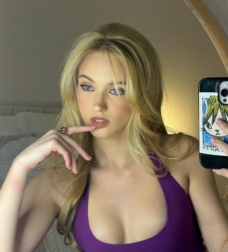 Chloe Rose Robertson