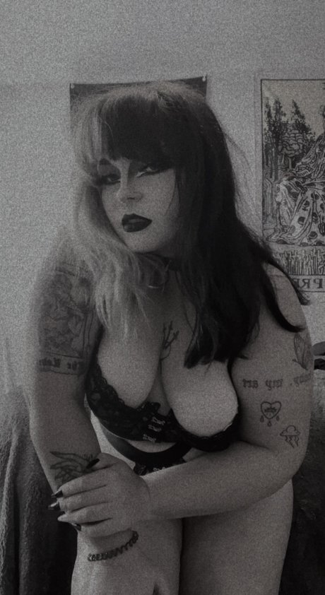 Mara Ur Thicc Goth Gf