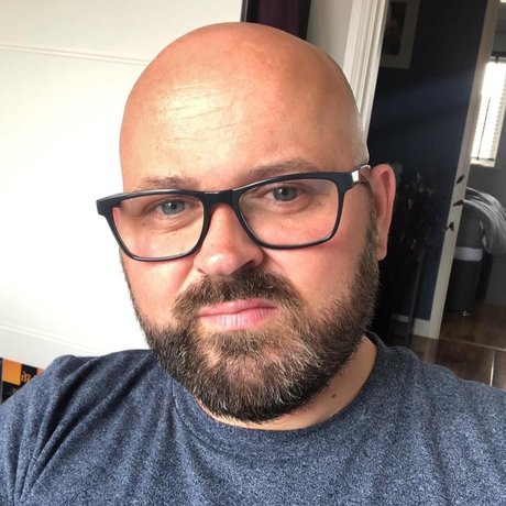 Hairy And Chunky Gay Guy