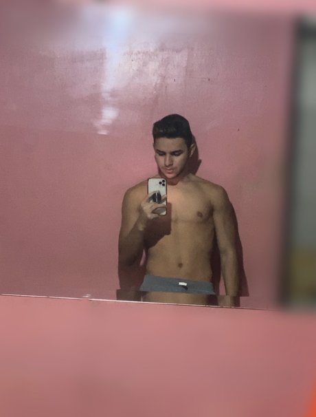 Foto desnuda filtrada de OnlyFans de Dilan Hernandez