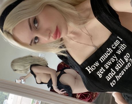 Foto desnuda filtrada de OnlyFans de Swordgirlfriend