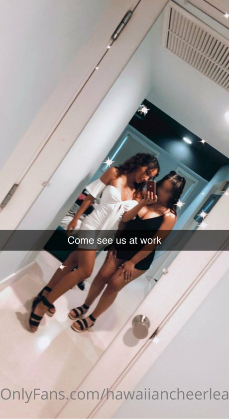 Hawaiian Cheerleader