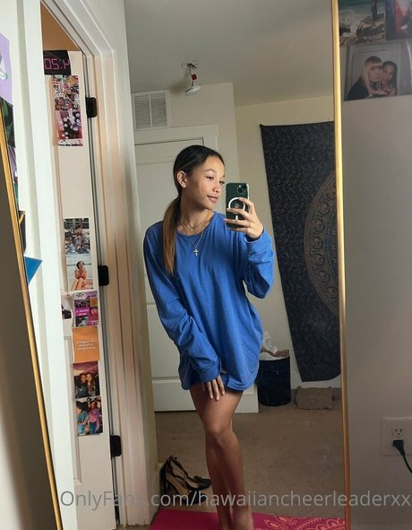 Hawaiian Cheerleader