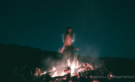 Foto desnuda filtrada de OnlyFans de Thegarnetsoul