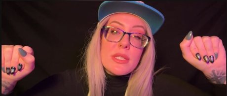 Foto desnuda filtrada de OnlyFans de Sarah Karuna Satori