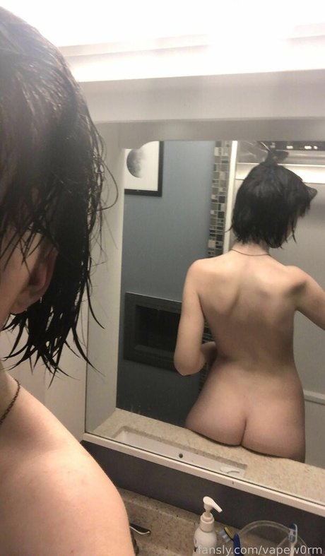 Foto desnuda filtrada de OnlyFans de Vapew0rm