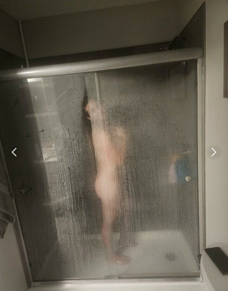 Foto desnuda filtrada de OnlyFans de Annoyed Wifey