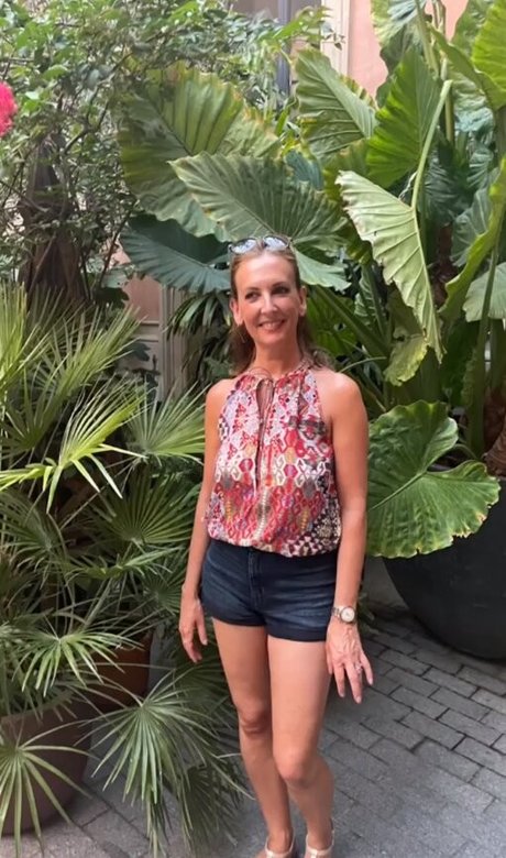 TV Shopping Presenters