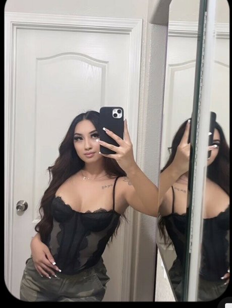 Foto desnuda filtrada de OnlyFans de Mlvareezy