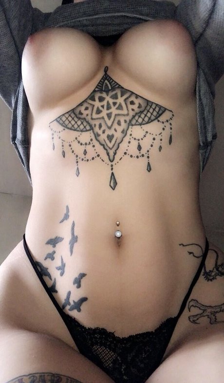 Foto desnuda filtrada de OnlyFans de Euph0ricnirvana