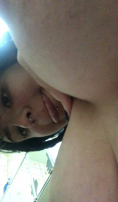 Foto desnuda filtrada de OnlyFans de Littlebatiluvlittlebat