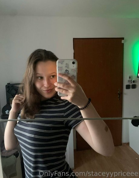 Staceyypriceee