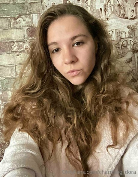 Charming_dora