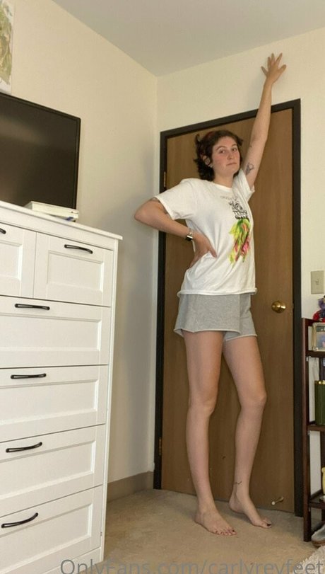 Carlyreyfeet