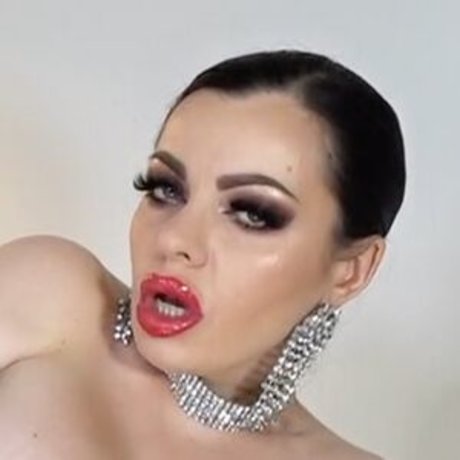 Foto desnuda filtrada de OnlyFans de Anouschkafemmefatale