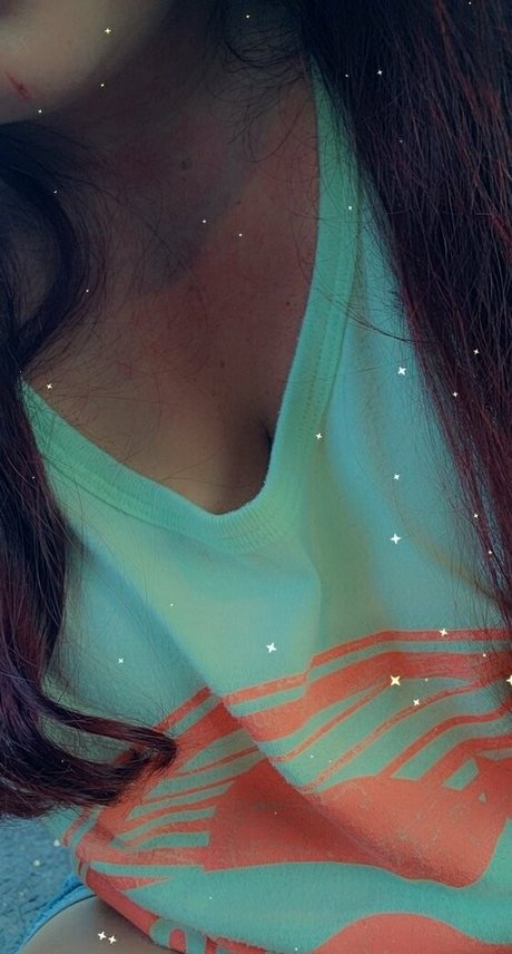 Sarahyournaughtygirl69