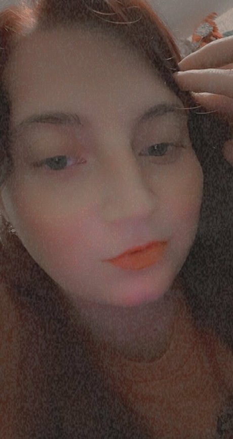 Sarahyournaughtygirl69