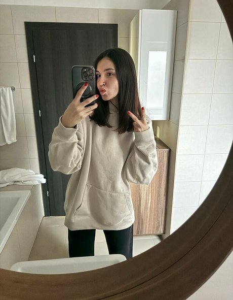 Foto desnuda filtrada de OnlyFans de Kirafemmefatal