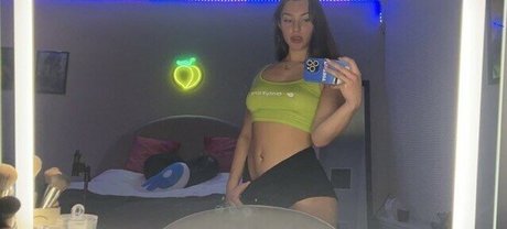 Foto desnuda filtrada de OnlyFans de Peachyyvirgo