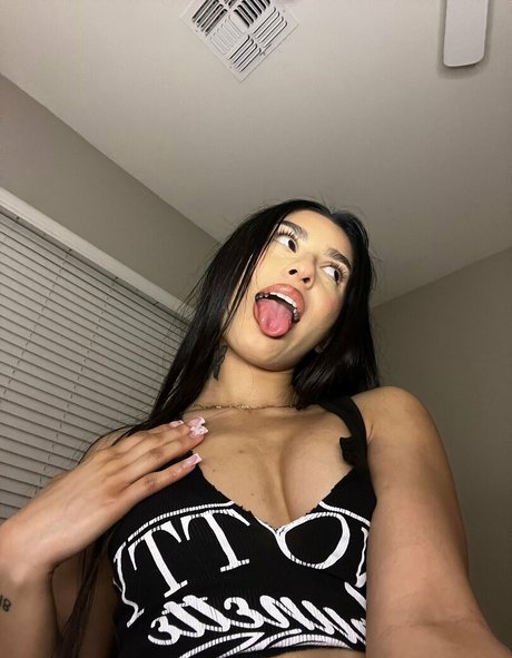 Foto desnuda filtrada de OnlyFans de Spicymariahxxx